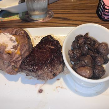 LongHorn Steakhouse - Renegade Sirloin 8oz with Sweet Potato and Roasted Mushrooms - Steakhouses Near Me - Niagara Falls, New York