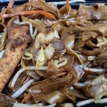 Mamak Vegan Kitchen - Chow Kway Teow - Vegan Near Me - Chamblee, Georgia Mamak Vegan Kitchen - Chow Kway Teow - Vegan Near Me - Chamblee, Georgia