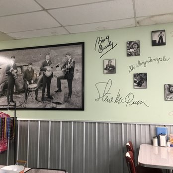 Boomarang Diner - More decor - Diners Near Me - Claremore, Oklahoma Boomarang Diner - More decor - Diners Near Me - Claremore, Oklahoma