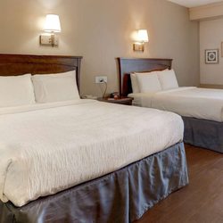 Howard Johnson by Wyndham Amherst Hadley - Guest room