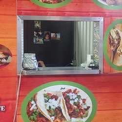 Alba's Grill and More - Order window