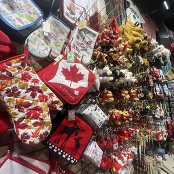 St. Lawrence Market - Farmers Market Near Me - Toronto, Ontario St. Lawrence Market - Farmers Market Near Me - Toronto, Ontario