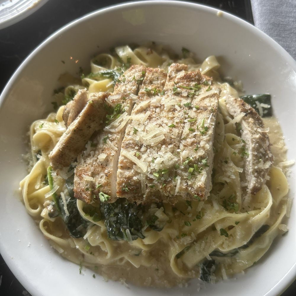 Chicken Alfredo no mushrooms Chicken Alfredo no mushrooms