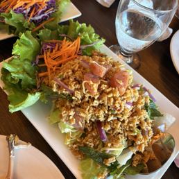 Nam Khao Salad
