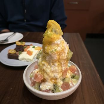 The Happy Crane - Mango sago - Chinese Near Me - San Francisco, California The Happy Crane - Mango sago - Chinese Near Me - San Francisco, California