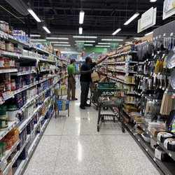 Publix - Narrow isles