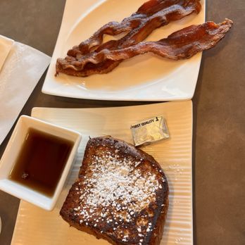 Moena Café - Side of French toast and side of bacon - Cafes Near Me - Honolulu, Hawaii Moena Café - Side of French toast and side of bacon - Cafes Near Me - Honolulu, Hawaii