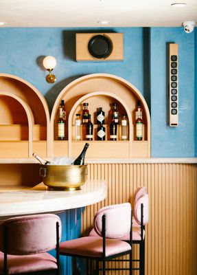 Bistro 8 by null