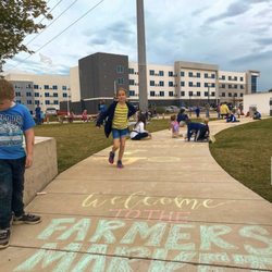 Waco Downtown Farmers Market - Kids chalking