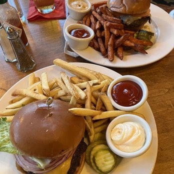 Crowne Plaza Lake Placid - Classic burger with fries and mushroom burger with sweet potato fries - Hotels Near Me - Lake Placid, New York