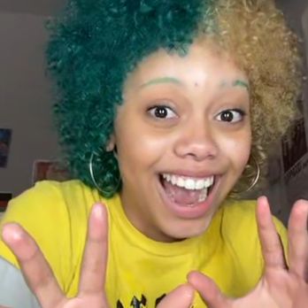 Swallows Italian Ice - Blue raspberry and pineapple hair - Desserts Near Me Swallows Italian Ice - Blue raspberry and pineapple hair - Desserts Near Me