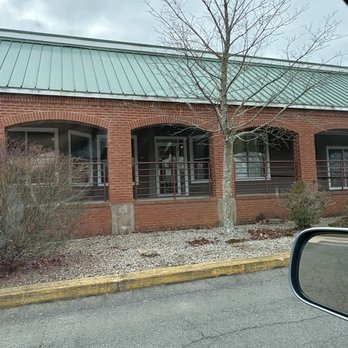 Priority Urgent Care - It's in a small plaza. - Urgent Care Near Me - Ellington, Connecticut
