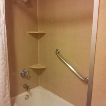 DoubleTree by Hilton Hotel Fort Lee - George Washington Bridge - Shower - Hotels Near Me - Fort Lee, New Jersey DoubleTree by Hilton Hotel Fort Lee - George Washington Bridge - Shower - Hotels Near Me - Fort Lee, New Jersey