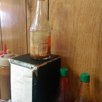 Dobb's Famouse Bar-B-Que - This is dangerous. I should've left the bathroom was a sign. You couldnt breath cause of the odor - Barbeque Near Me - Dothan, Alabama