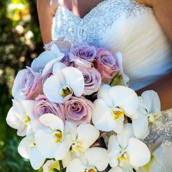 Botanicals Floral Art - Classic, elegant bridal bouquet