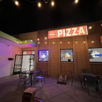 La Quinta Pizza - Outside - Pizza Near Me - Redwood City, California La Quinta Pizza - Outside - Pizza Near Me - Redwood City, California