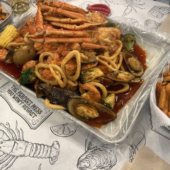 Cap't Loui - Mussels, calamari, shrimp, crab legs - Cajun/Creole Near Me - Edison, New Jersey Cap't Loui - Mussels, calamari, shrimp, crab legs - Cajun/Creole Near Me - Edison, New Jersey