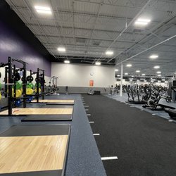 Crunch Fitness - Shawnee