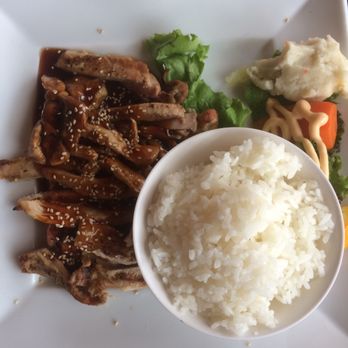 Tora Sushi Lounge - Sushi Bars Near Me - Seaside, Oregon