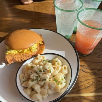 Honeymoon Chicken - Honeymoon Breakfast Sandwich Mac and Cheese - Chicken Shop Near Me - Washington, DC, District of Columbia Honeymoon Chicken - Honeymoon Breakfast Sandwich Mac and Cheese - Chicken Shop Near Me - Washington, DC, District of Columbia