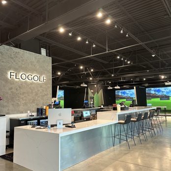 Flogolf Lounge - Front desk and bar - Sports Bars Near Me - Saugus, Massachusetts