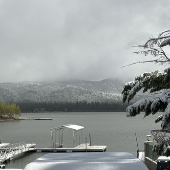 Big Bear Lake Front Lodge - Hotels Near Me - Big Bear Lake, California