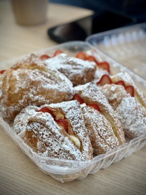Cream Pan by null