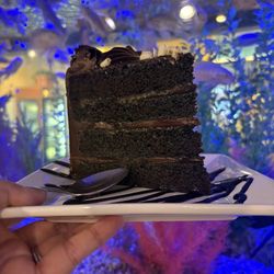 Silver Bay Seafood Of Simpsonville - Chocolate cake