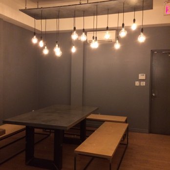 Craque de Creme - Seating area in the back - Desserts Near Me - Toronto, Ontario Craque de Creme - Seating area in the back - Desserts Near Me - Toronto, Ontario