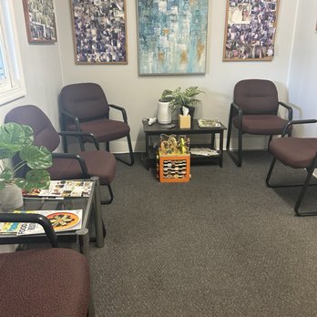 I 20 Clinic - Waiting Area - Chiropractors Near Me - Atlanta, Georgia I 20 Clinic - Waiting Area - Chiropractors Near Me - Atlanta, Georgia