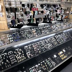 Crystal Alley Emporium - Crystal jewelry