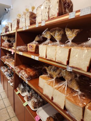 Suzanne's Cake & Pastry by null