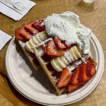 Waffle and Berry - Aussie in Paradise (without Nutella & ice cream) - Waffles Near Me - Honolulu, Hawaii
