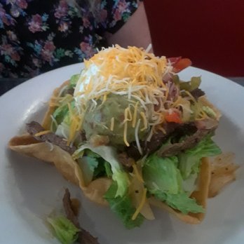 Papagallo Restaurant - Fajita salad (steak) - Latin American Near Me - Attleboro, Massachusetts