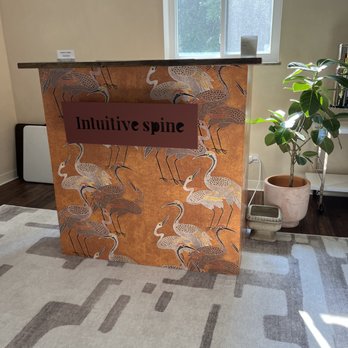 Intuitive Spine - Reception area at Intuitive Spine. - Chiropractors Near Me - Cincinnati, Ohio Intuitive Spine - Reception area at Intuitive Spine. - Chiropractors Near Me - Cincinnati, Ohio