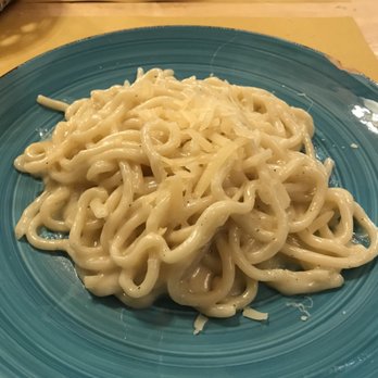 Osteria Il Carroccio - Pici cacio e pepe (cheese pasta). It doesn't look like much, but the bouncy pasta and the creamy cheese sauce left us speechless. - Italian Near Me - Siena, SI Osteria Il Carroccio - Pici cacio e pepe (cheese pasta). It doesn't look like much, but the bouncy pasta and the creamy cheese sauce left us speechless. - Italian Near Me - Siena, SI