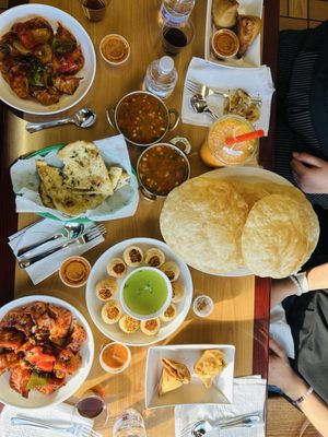 Mom's MoMo and Deli by null