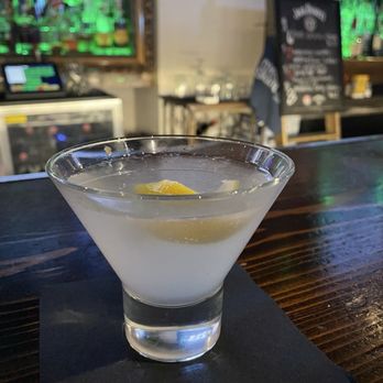 Harwood Tavern - Lemon Drop cocktail - Cocktail Bars Near Me - Dallas, Texas Harwood Tavern - Lemon Drop cocktail - Cocktail Bars Near Me - Dallas, Texas
