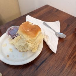 1/2 an order of biscuits and jam