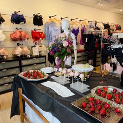 Belle Mode Intimates - Interior