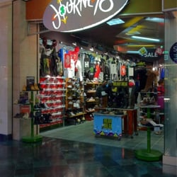 Journeys - 2010-12-24; Journey’s Oak Court – 4465 Poplar Ave Ste 1020, Memphis TN