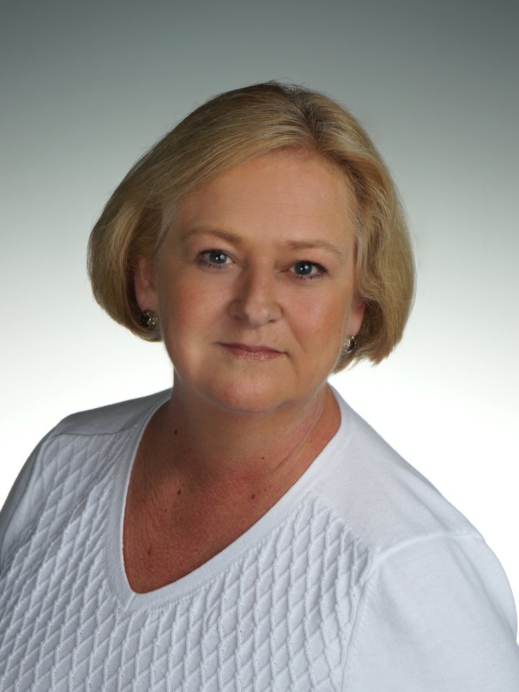 LUCY HENDRICKS PREMIER ESTATE PROPERTIES VERO BEACH Contact Agent