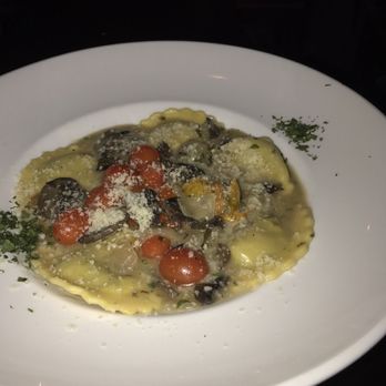 Armando's - Ravioli funghi - Italian Near Me - Orlando, Florida