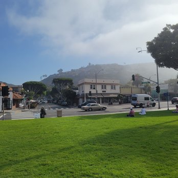Laguna Beach - View from the beach - Beaches Near Me
