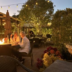 Zaytoon - Outdoor dining!!