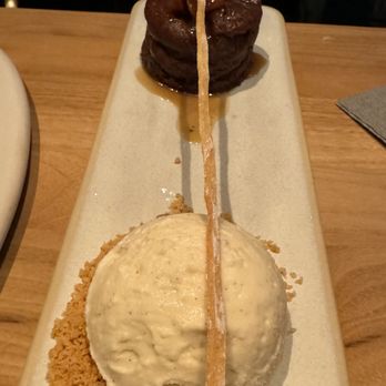Roger Bar & Restaurant - New American Near Me - Mountain View, California