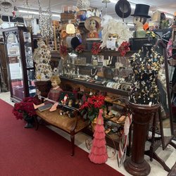 Digger's Antiques & Uniques