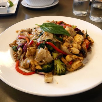 Mandala Kitchen & Bar - Pad Kee Mao - Thai Near Me - Austin, Texas Mandala Kitchen & Bar - Pad Kee Mao - Thai Near Me - Austin, Texas