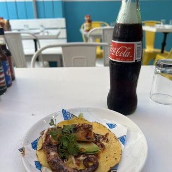 Mariscos El Submarino - Seafood Near Me - Brooklyn, New York