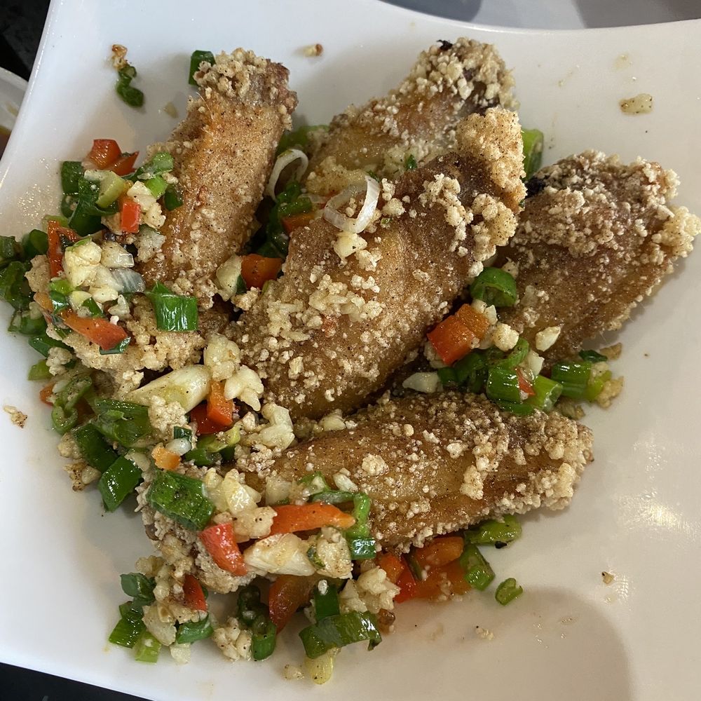 Thumbling - Garlic chicken wings - perfectly seasoned! - Shanghainese Near Me - West Covina, California Thumbling - Garlic chicken wings - perfectly seasoned! - Shanghainese Near Me - West Covina, California